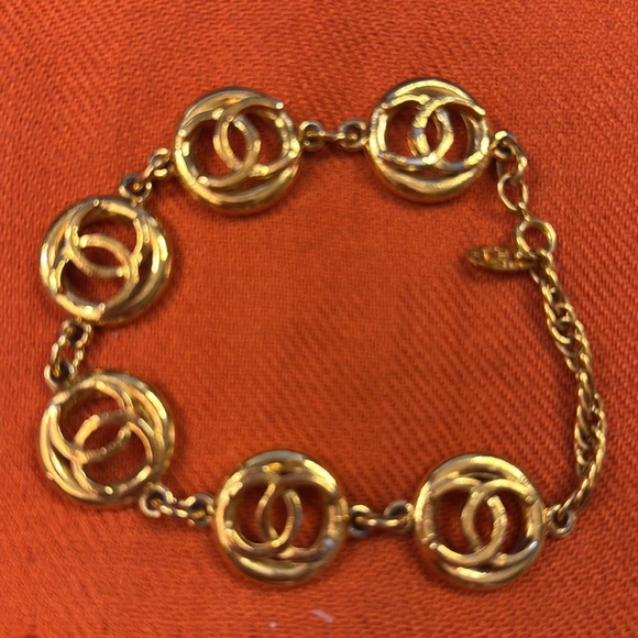 CHANEL VINTAGE RARE MULTI LOGO CHARM BRACELET - Picture 15 of 16